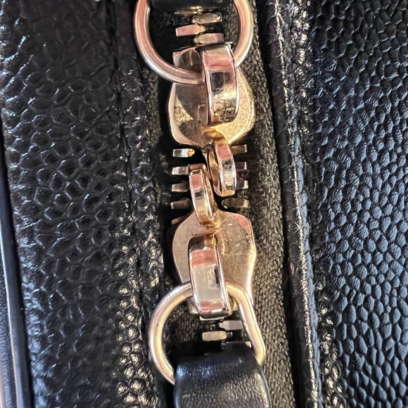 NEW Chanel CC Filigree Medium Vanity Case - Picture 14 of 16